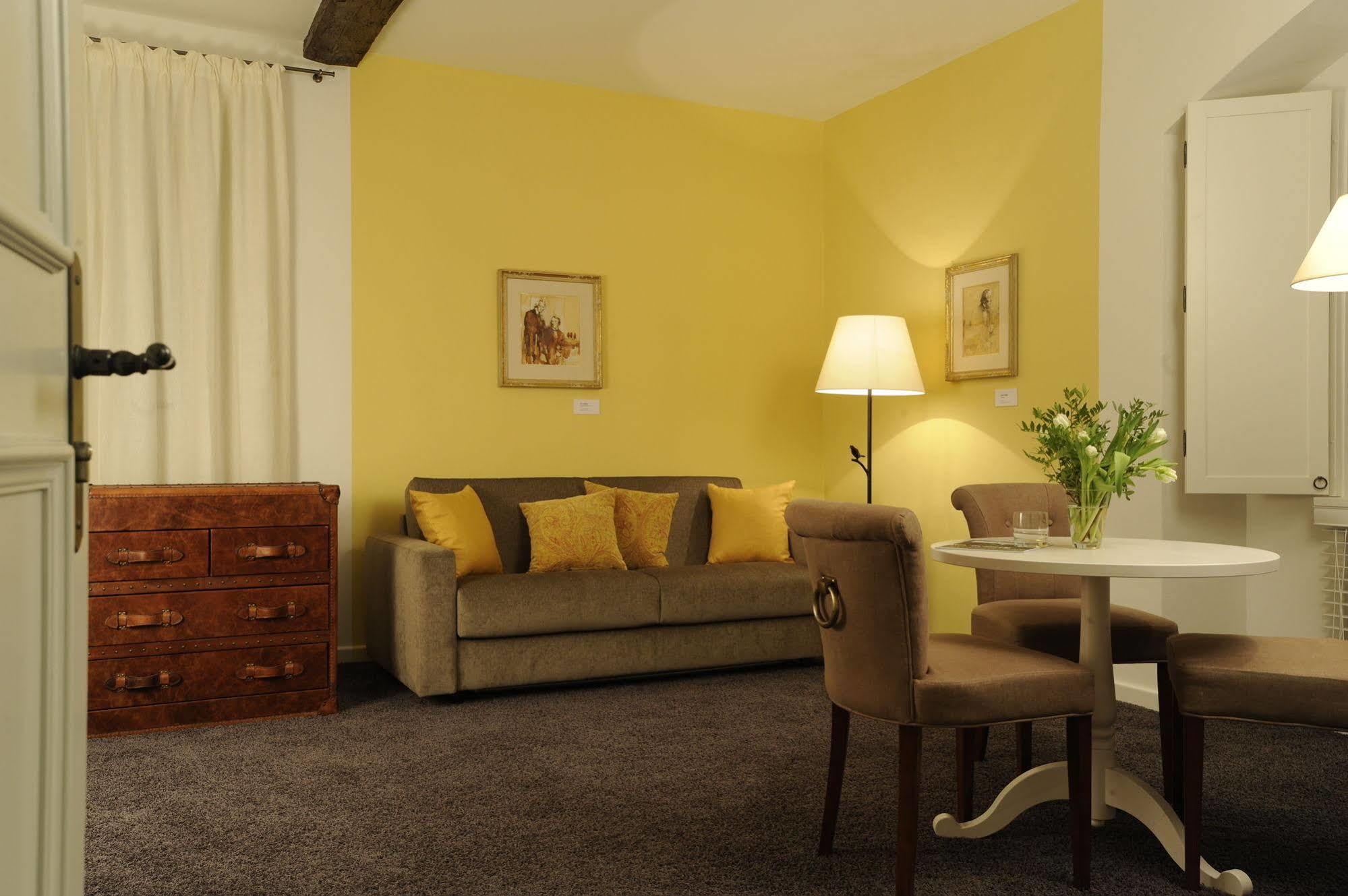 Altes Amtshaus, 3 Hotel Mulfingen Luaran gambar