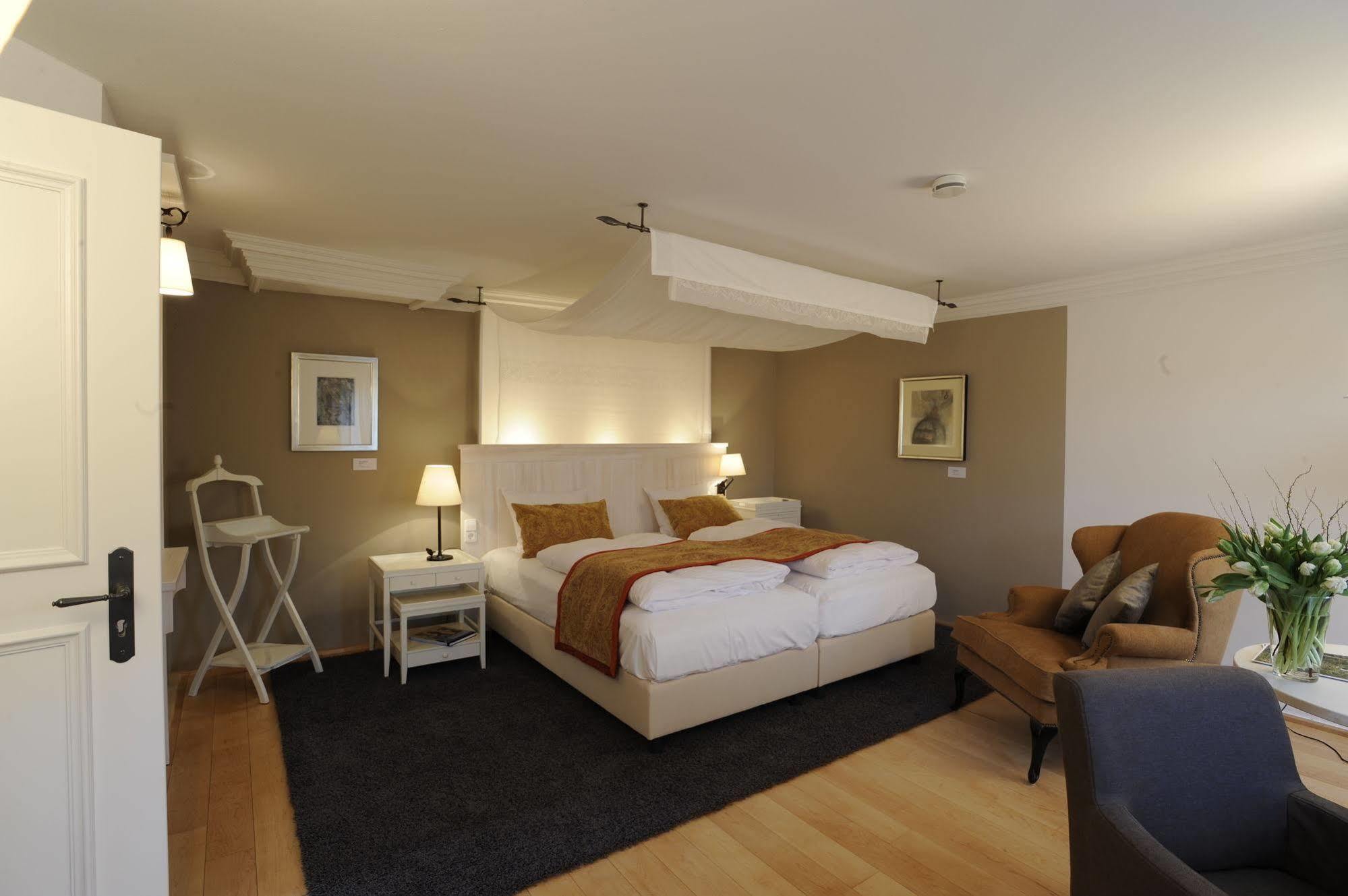 Altes Amtshaus, 3 Hotel Mulfingen Luaran gambar